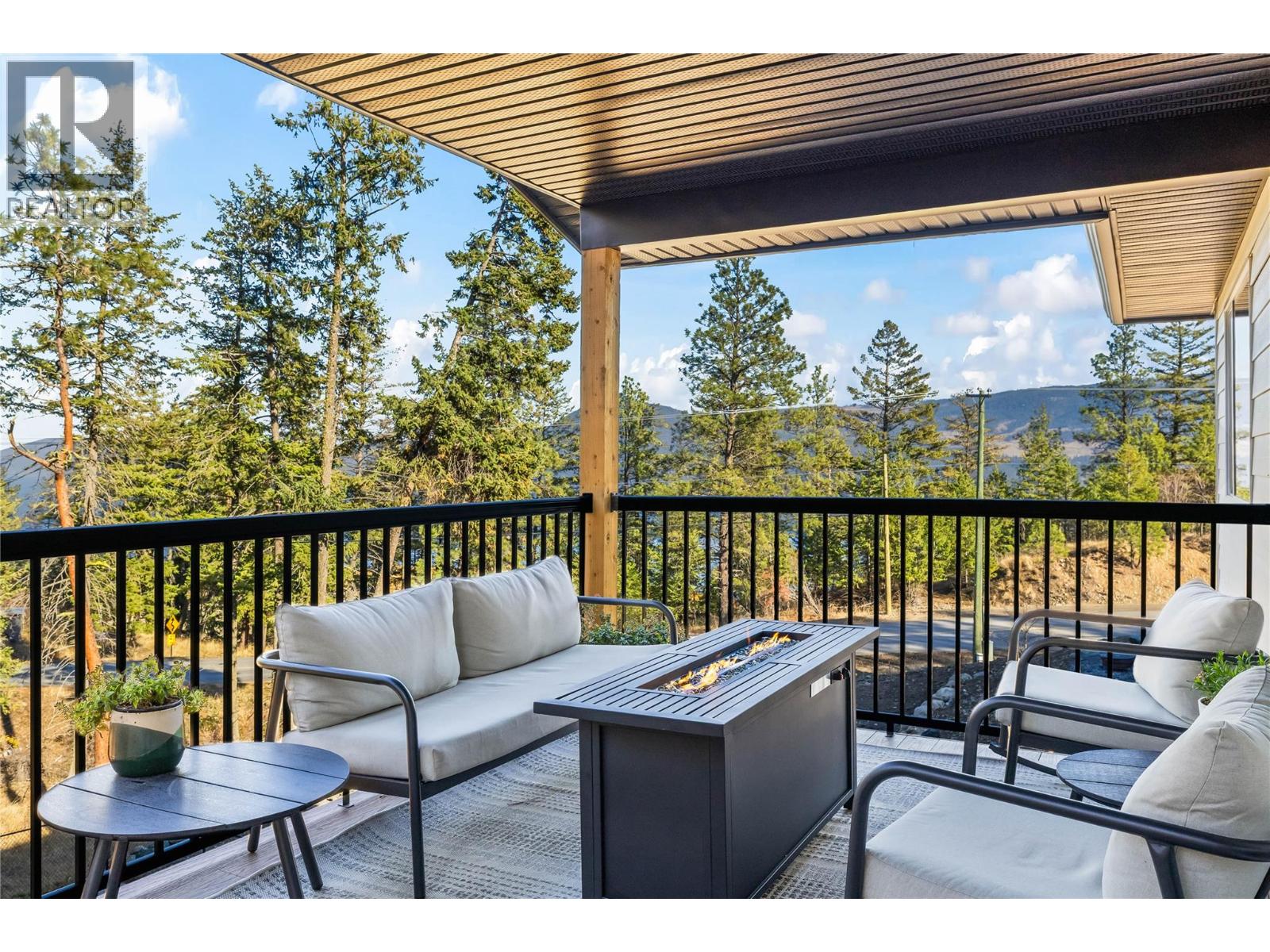  530 Muir Road, Fintry