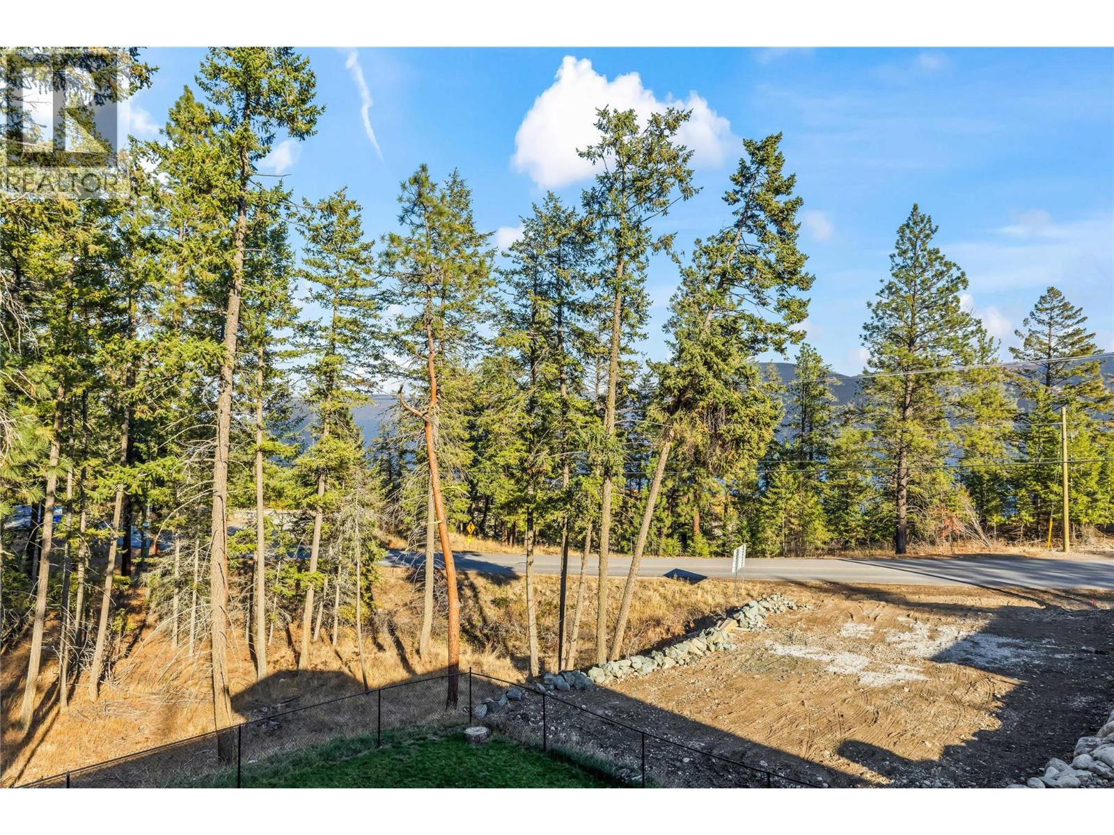  530 Muir Road, Fintry