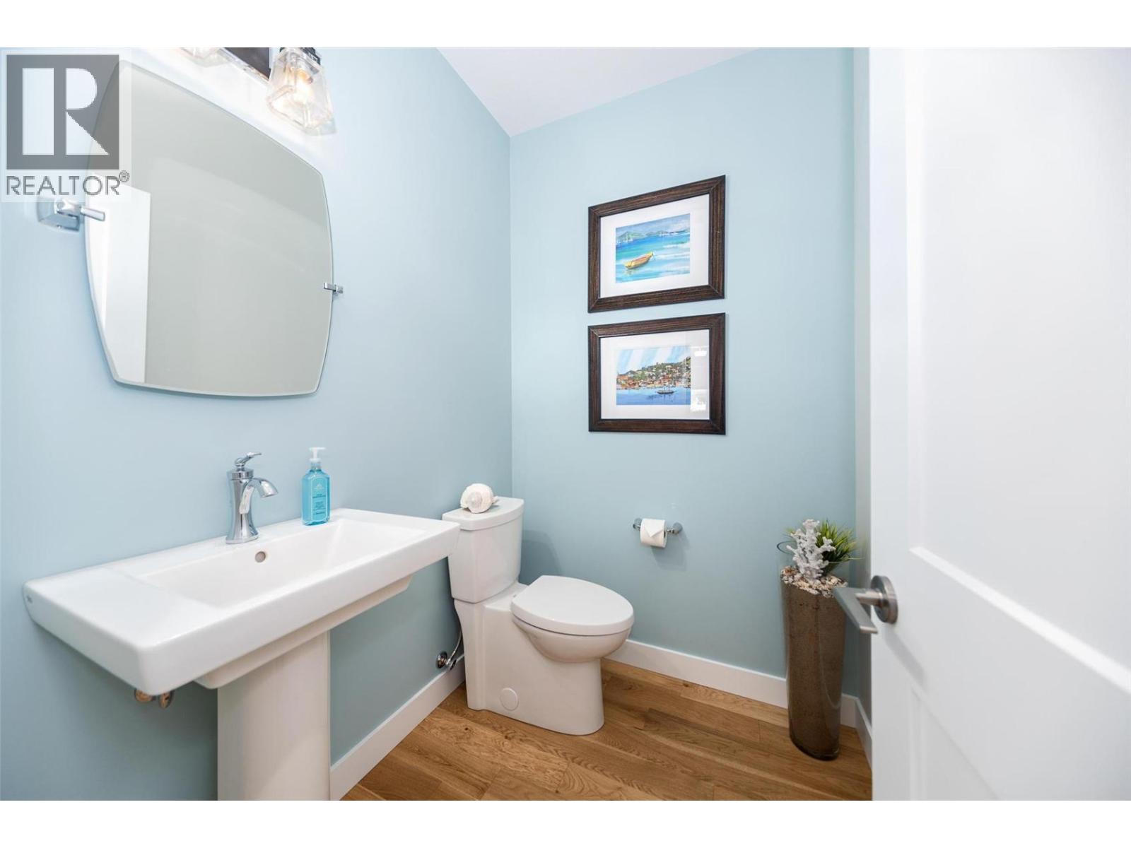 #19 1581 20 Street NE - 24