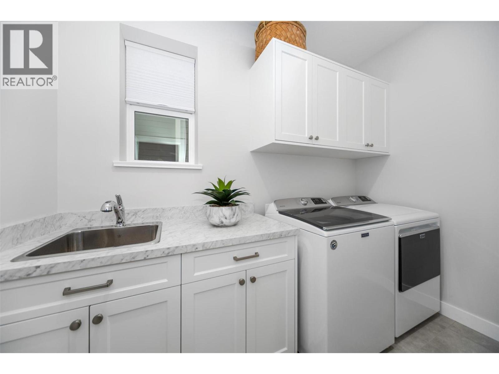 19 1581 20 Street Northeast, Salmon Arm