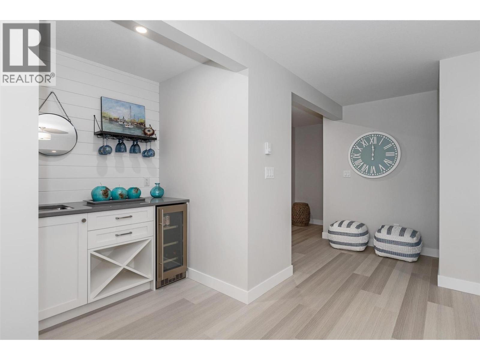 19 1581 20 Street Northeast, Salmon Arm