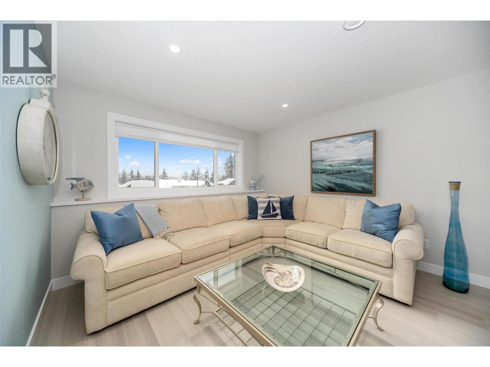 19 1581 20 Street Northeast, Salmon Arm