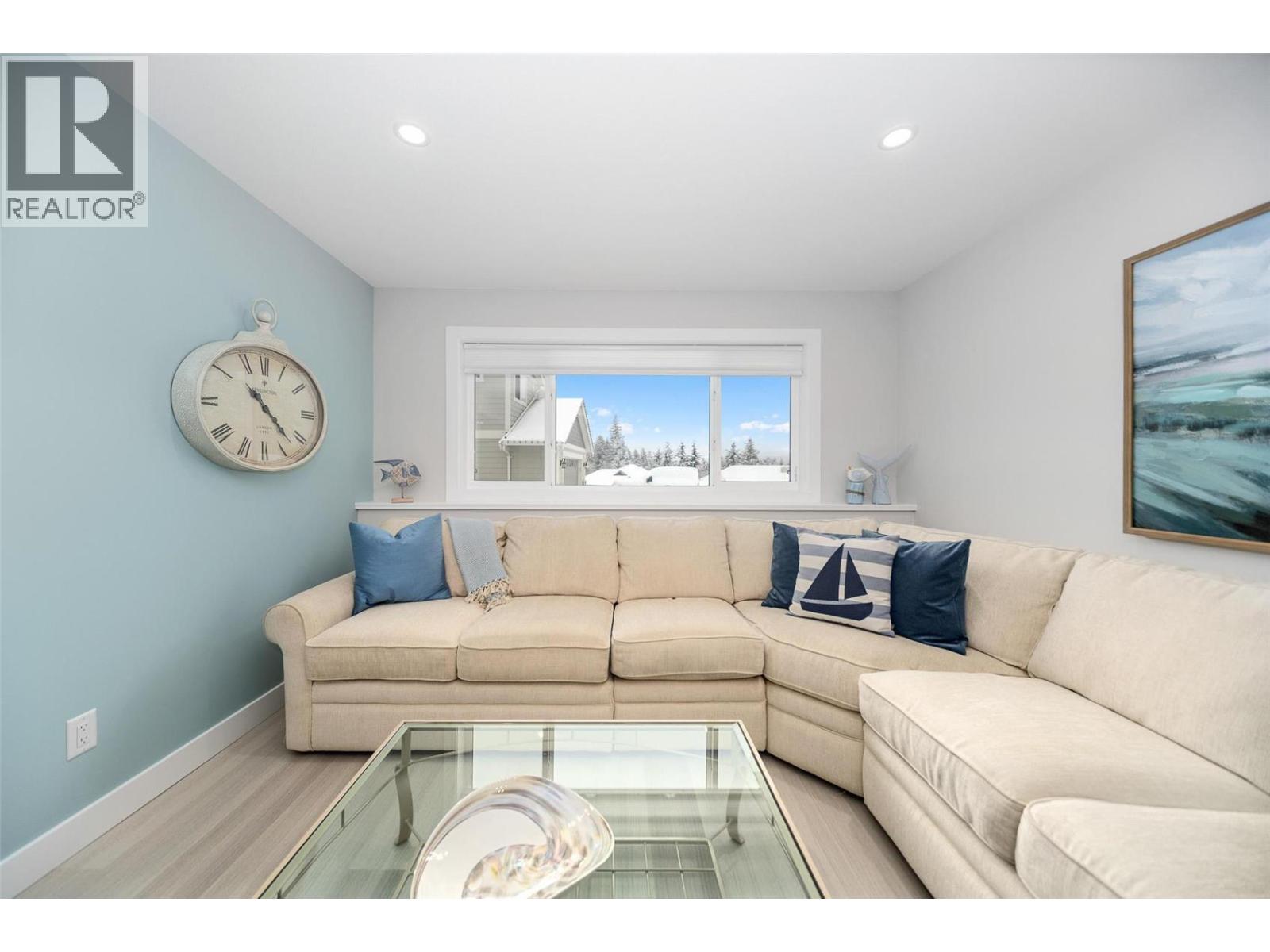 19 1581 20 Street Northeast, Salmon Arm