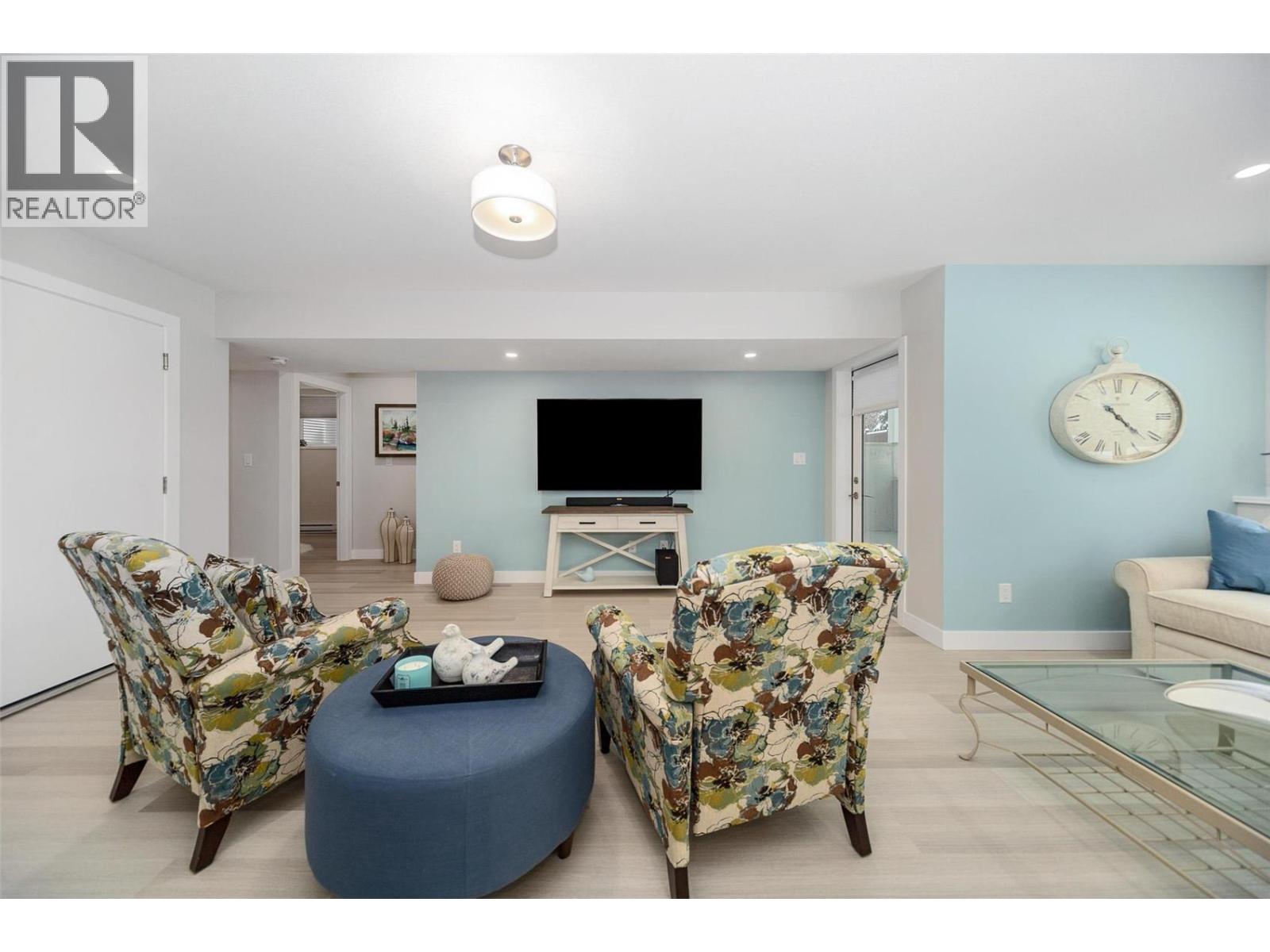 19 1581 20 Street Northeast, Salmon Arm