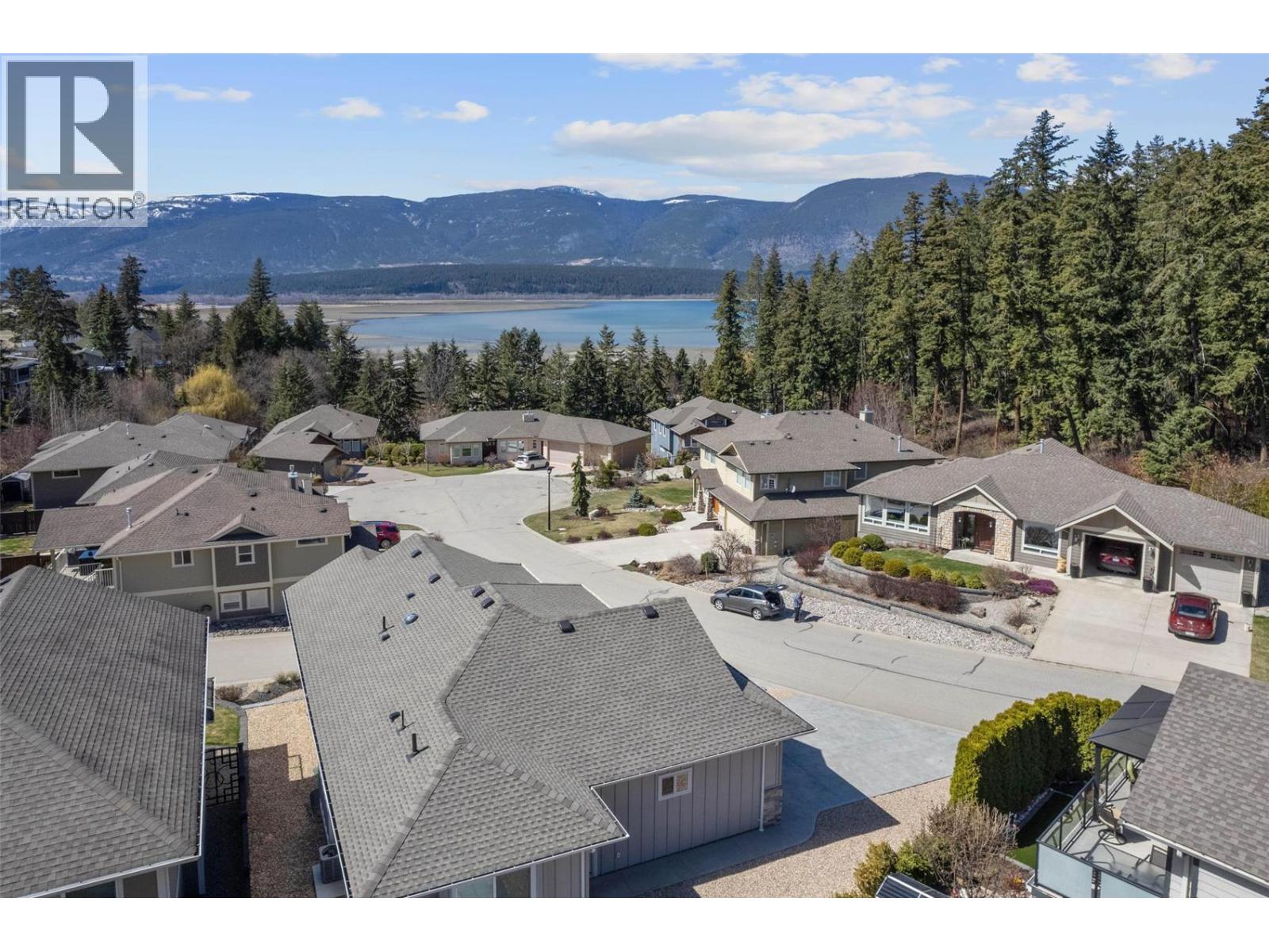 19 1581 20 Street Northeast, Salmon Arm