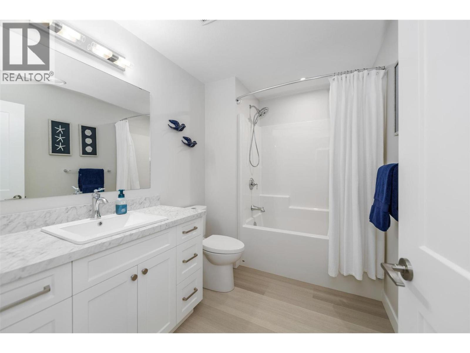 19 1581 20 Street Northeast, Salmon Arm