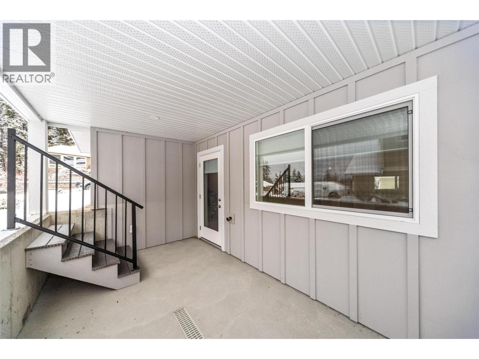 19 1581 20 Street Northeast, Salmon Arm