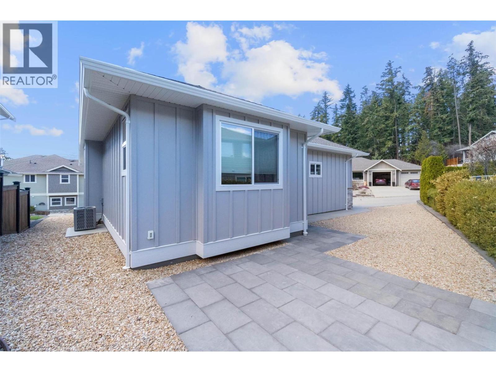 19 1581 20 Street Northeast, Salmon Arm