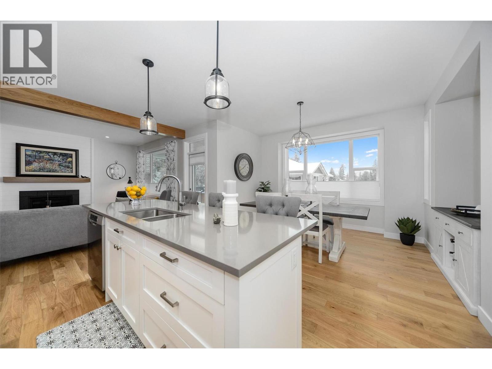 19 1581 20 Street Northeast, Salmon Arm