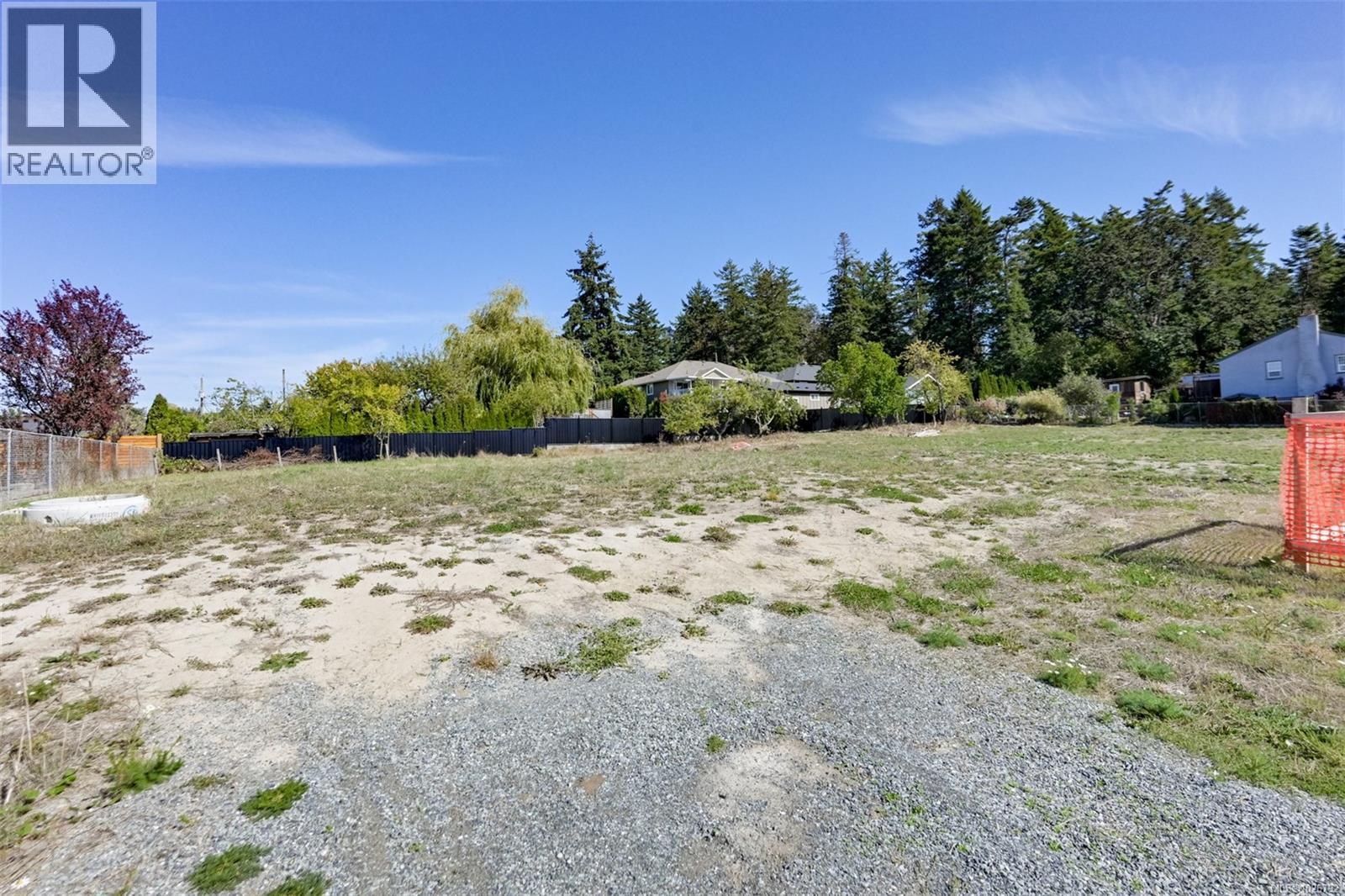  710 Violet Avenue, Saanich