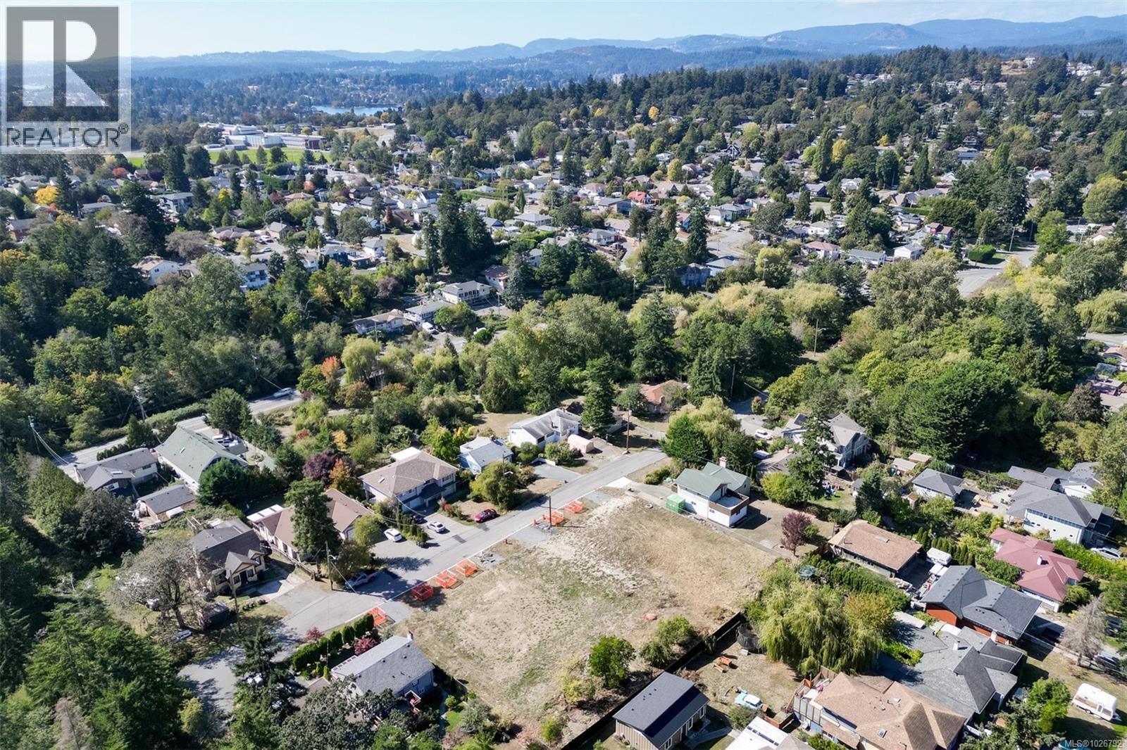  710 Violet Avenue, Saanich