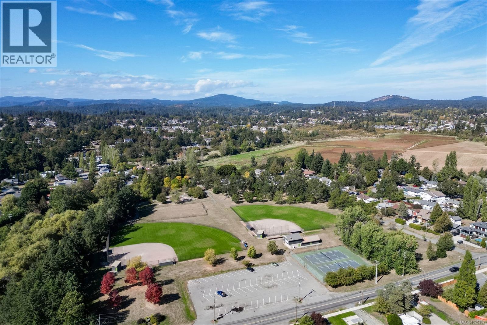  710 Violet Avenue, Saanich