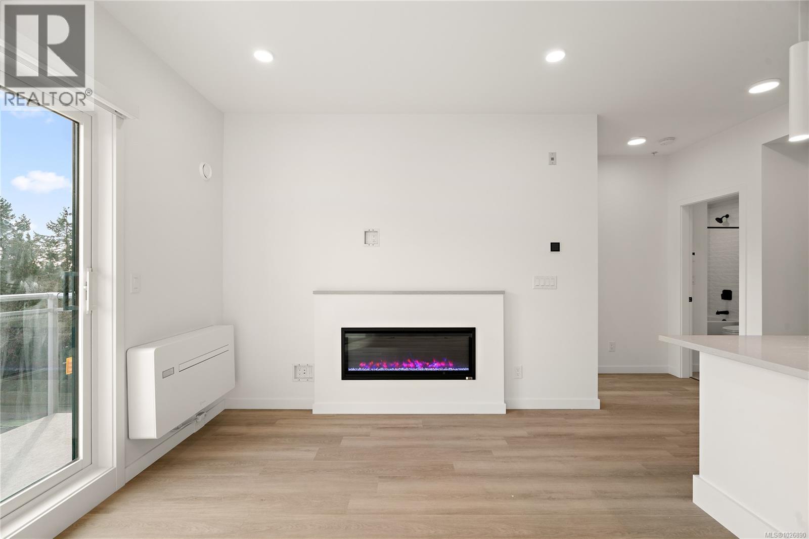 #203 1102 ESQUIMALT RD - 11