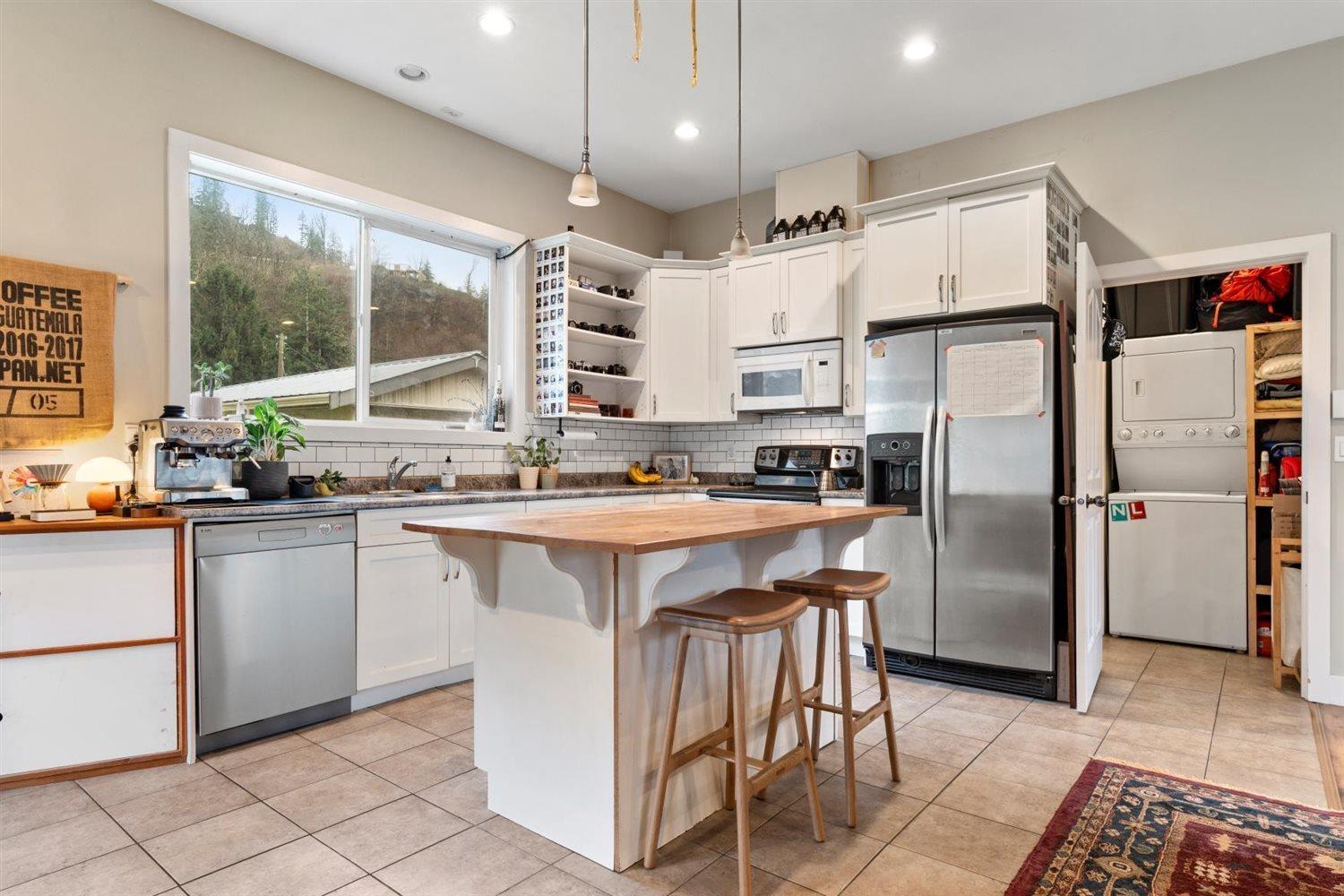 43057 VEDDER MOUNTAIN ROAD, Yarrow, Yarrow