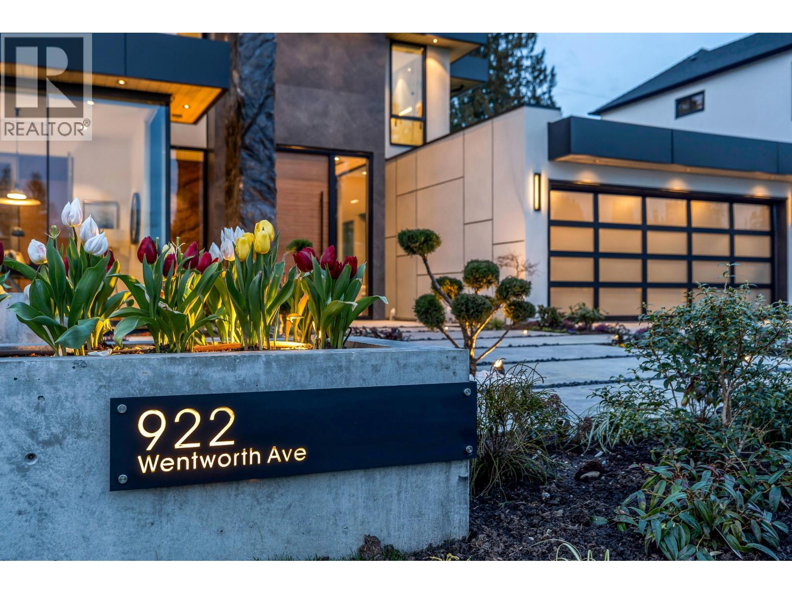 922 WENTWORTH AVENUE - Photo 2 of 40, North Vancouver, British Columbia