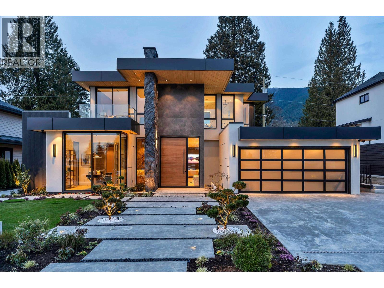 922 WENTWORTH AVENUE - Main photo, North Vancouver, British Columbia