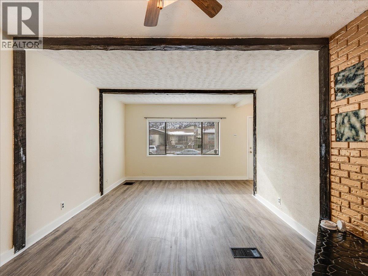 1867 FIFTH Avenue, Trail