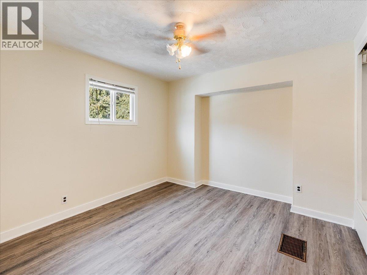 1867 FIFTH Avenue, Trail