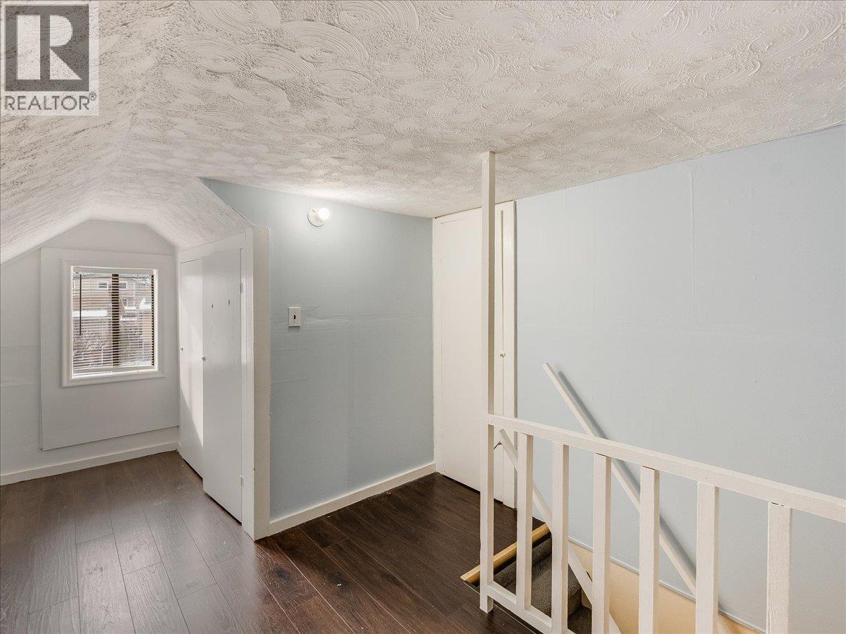 1867 FIFTH Avenue, Trail