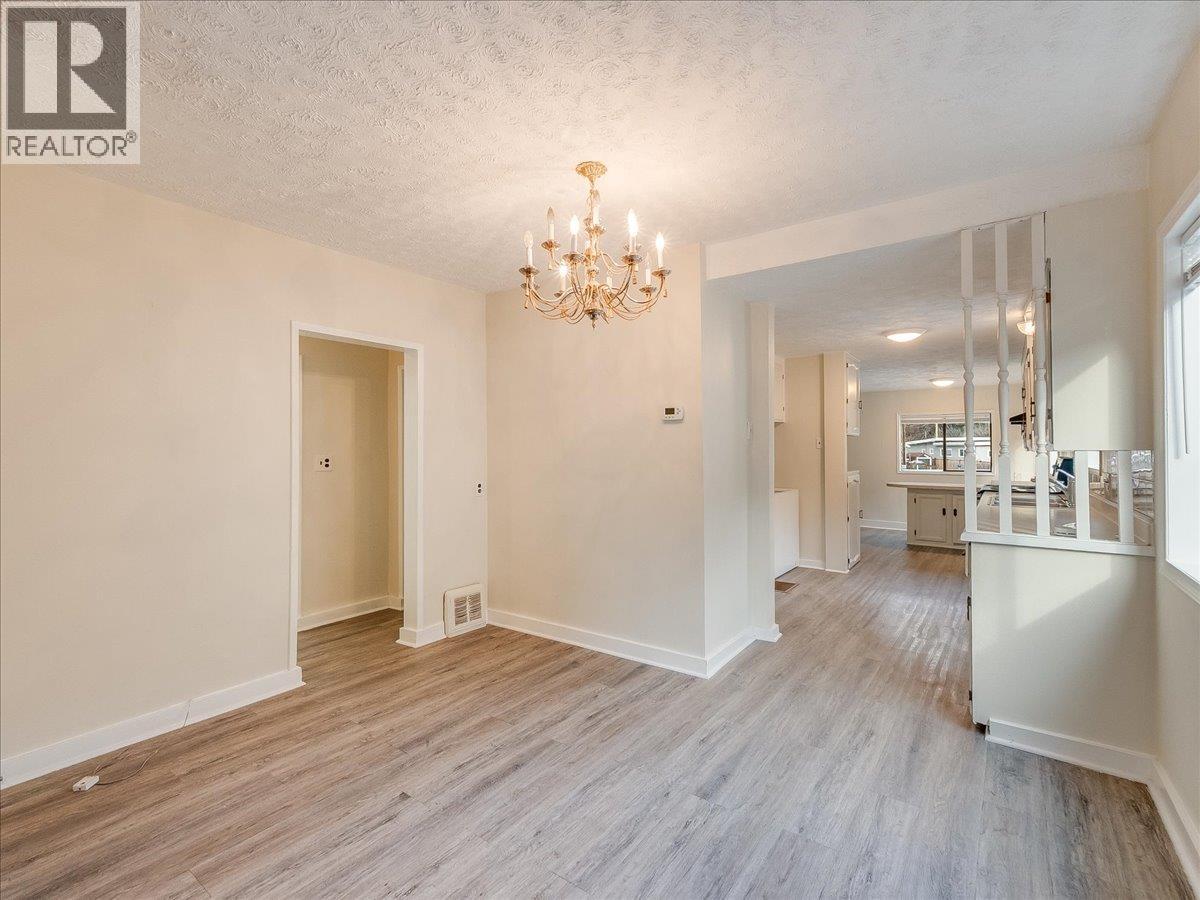 1867 FIFTH Avenue, Trail