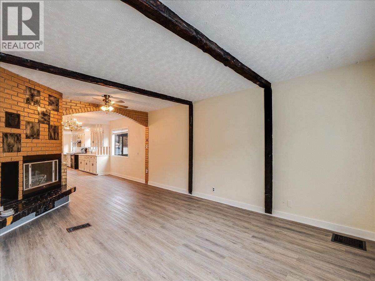 1867 FIFTH Avenue, Trail