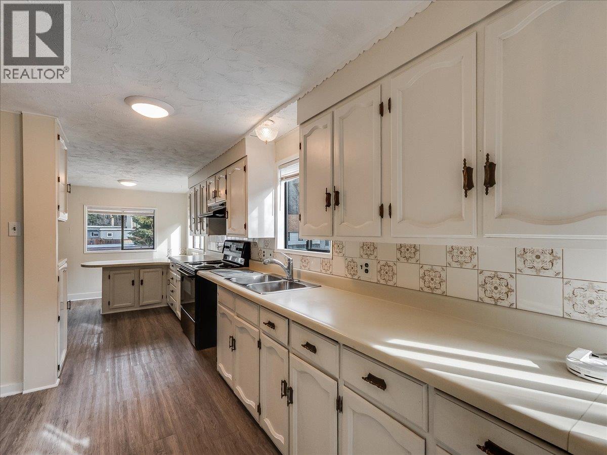 1867 FIFTH Avenue, Trail