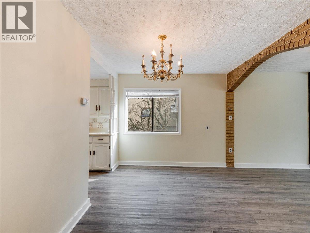 1867 FIFTH Avenue, Trail