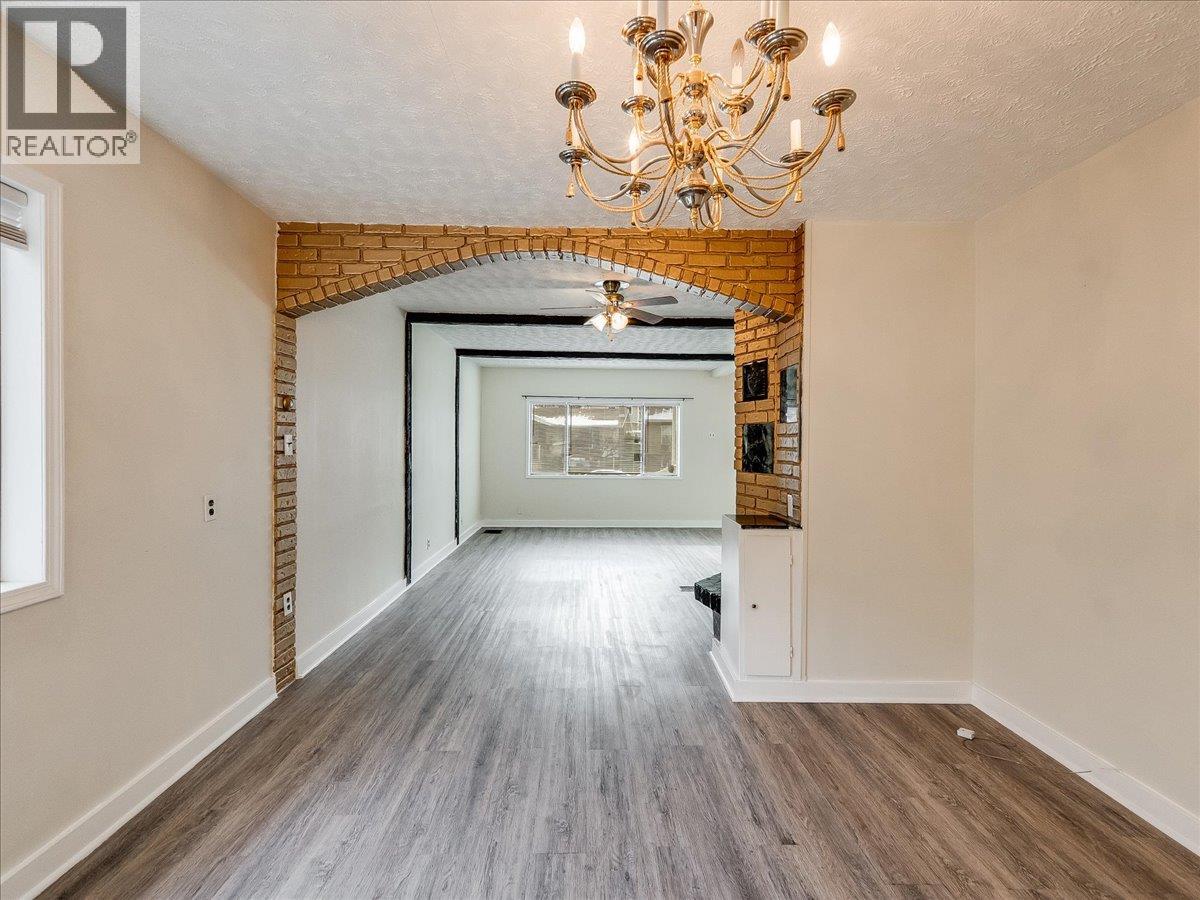 1867 FIFTH Avenue, Trail