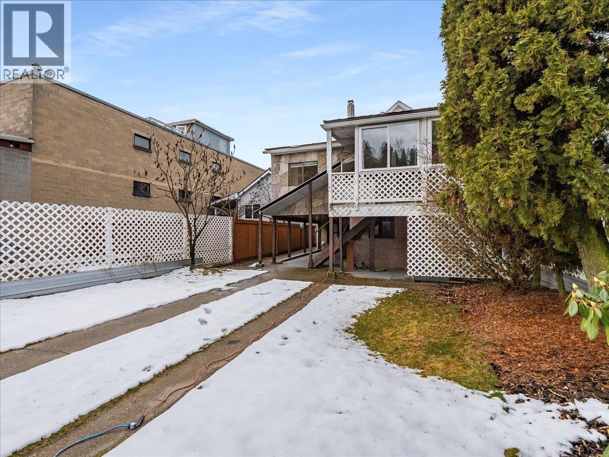 1867 FIFTH Avenue, Trail