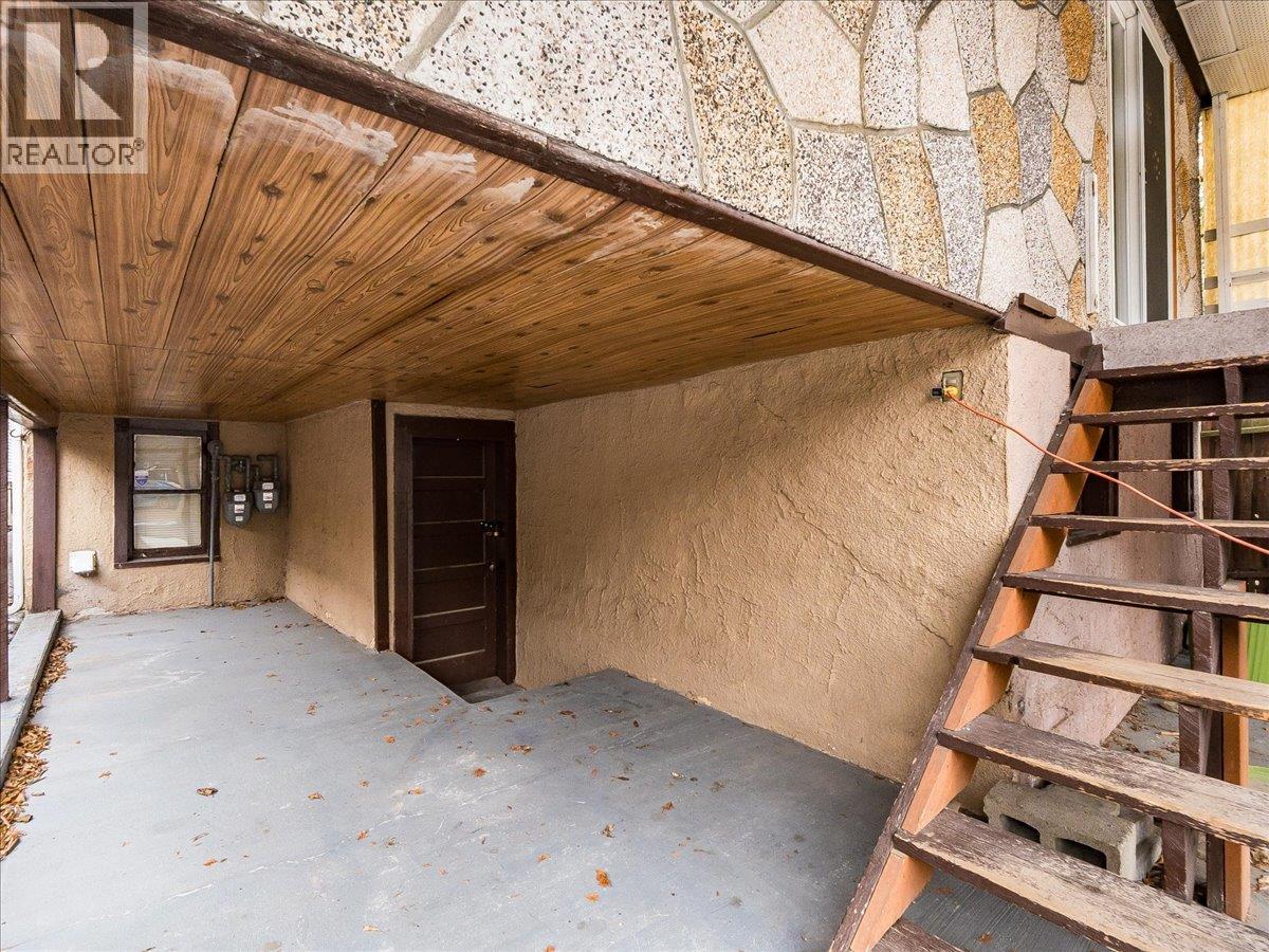 1867 FIFTH Avenue, Trail