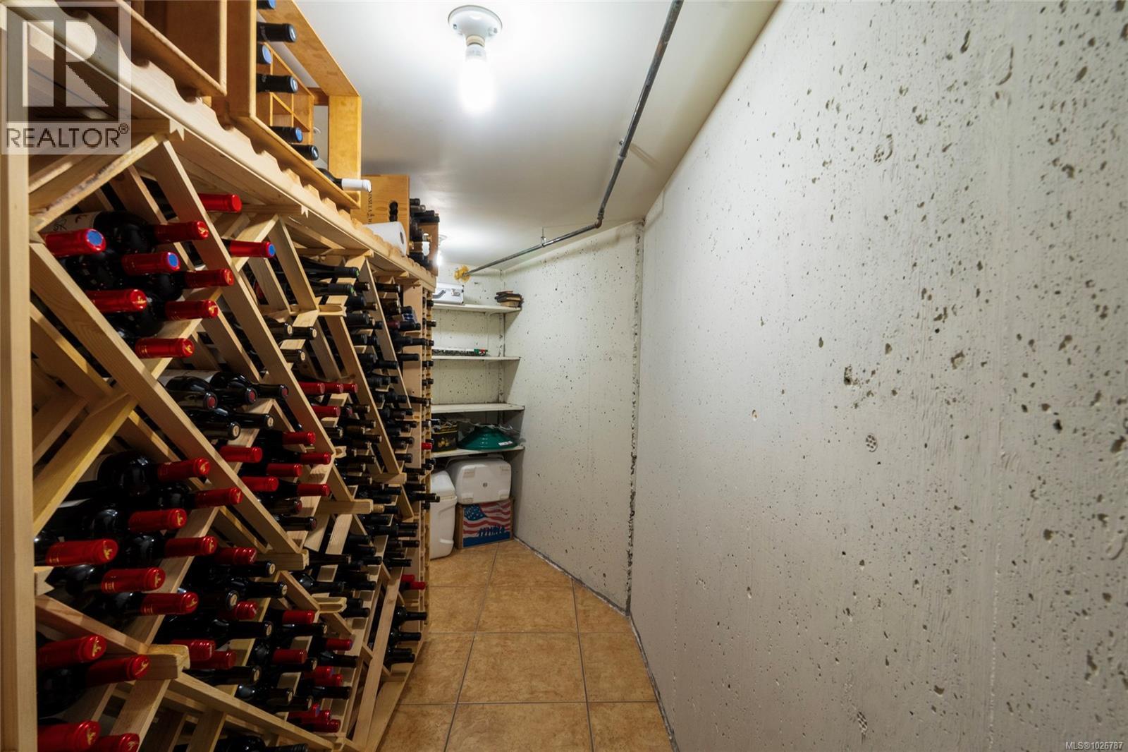 201 9949 Third Street, Sidney