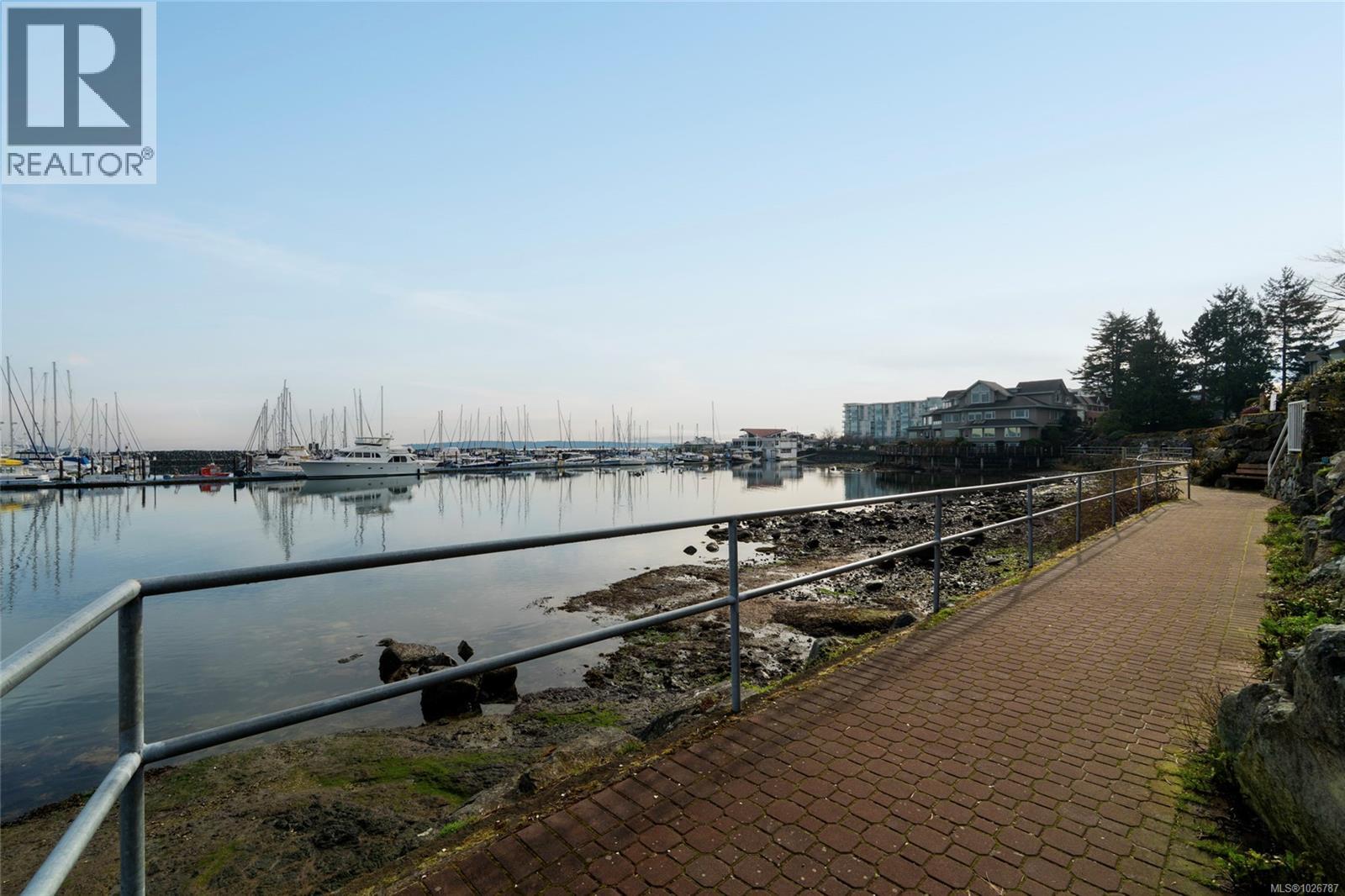 201 9949 Third Street, Sidney