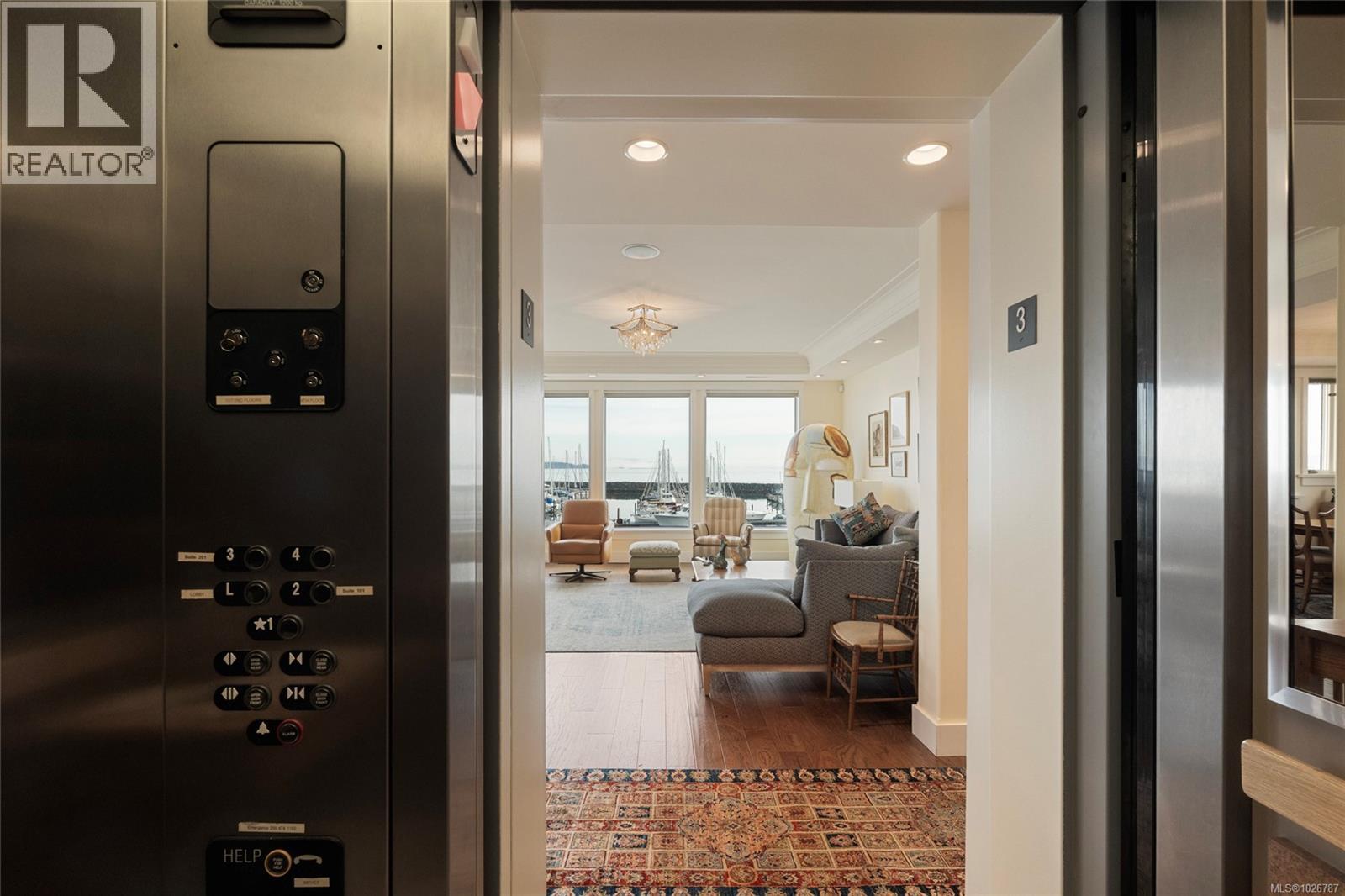 201 9949 Third Street, Sidney