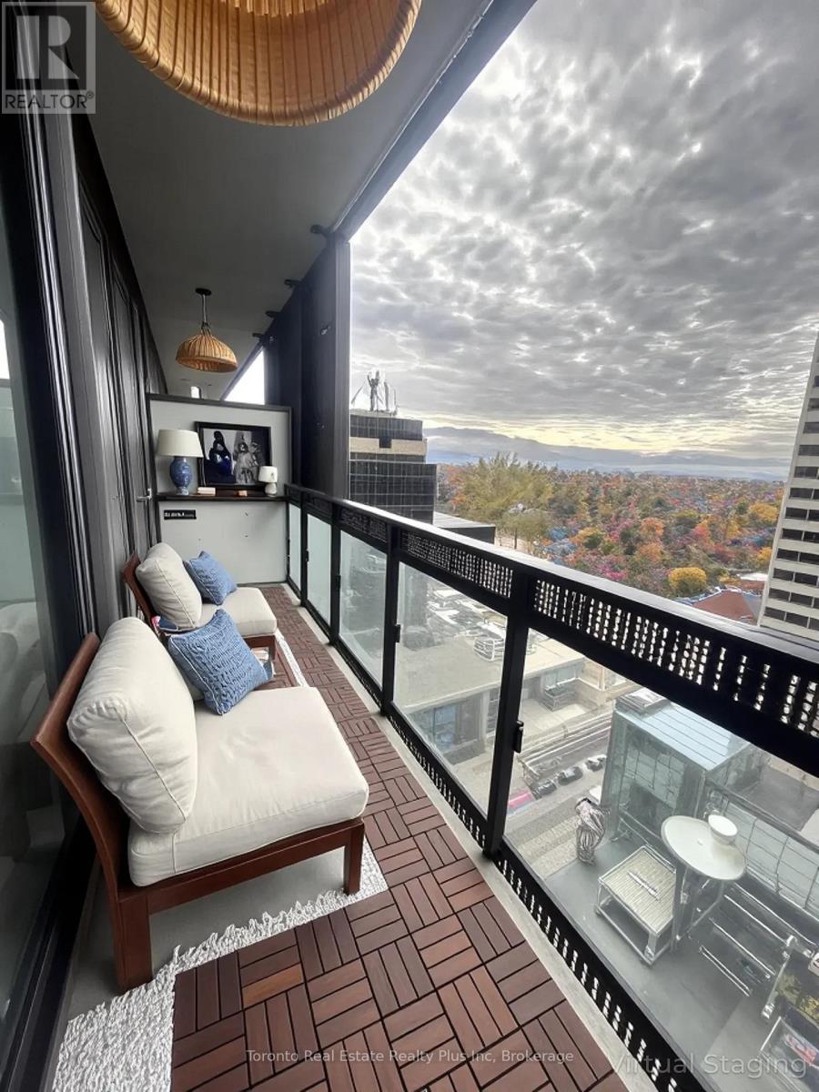 1503 - 8 EGLINTON AVENUE E