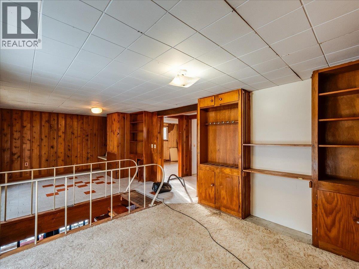 2962 Charleston Avenue, Castlegar