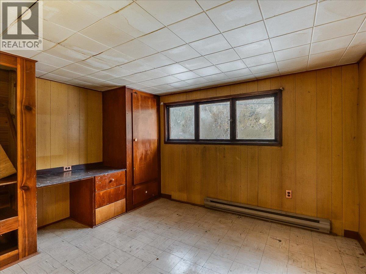 2962 Charleston Avenue, Castlegar