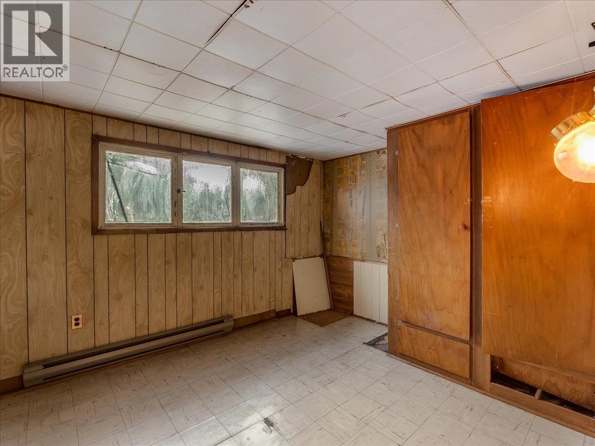 2962 Charleston Avenue, Castlegar