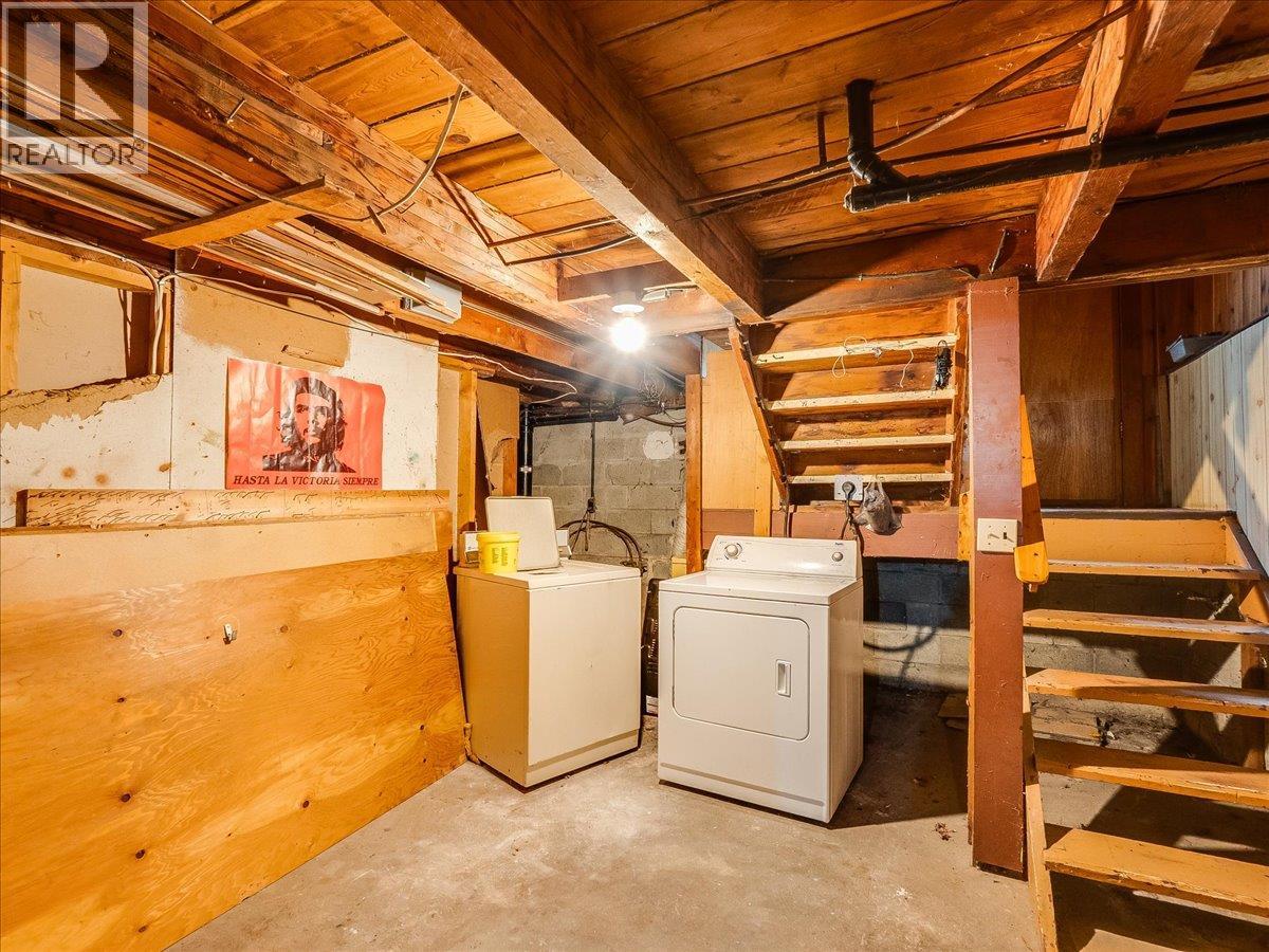 2962 Charleston Avenue, Castlegar