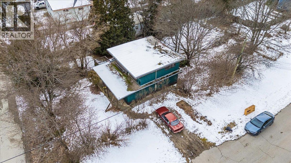 2962 Charleston Avenue, Castlegar