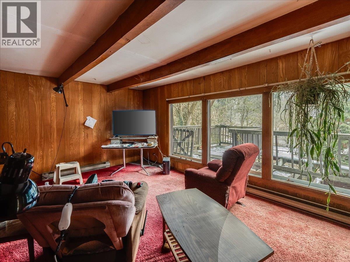 2962 Charleston Avenue, Castlegar