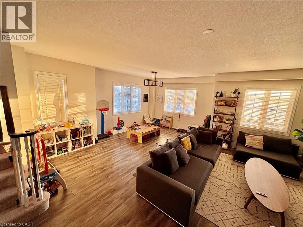 120 COLE Street - Photo 3 of 46, Waterdown, Ontario