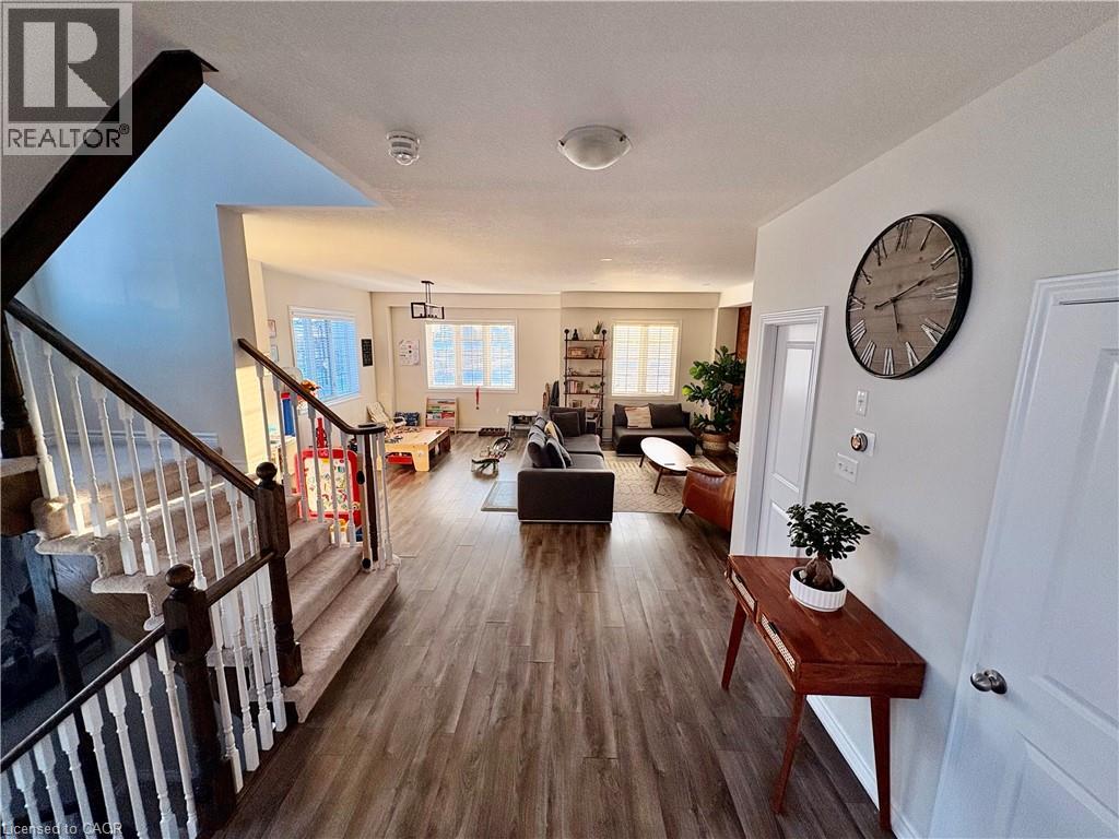 120 COLE Street - Photo 5 of 46, Waterdown, Ontario