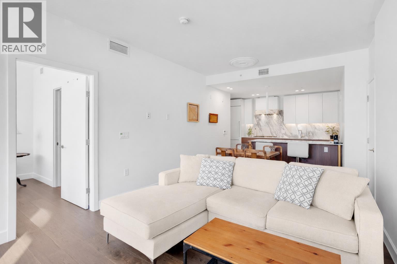 307 3668 W 10TH AVENUE, Vancouver