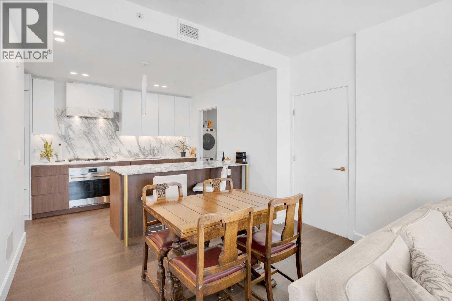 307 3668 W 10TH AVENUE, Vancouver