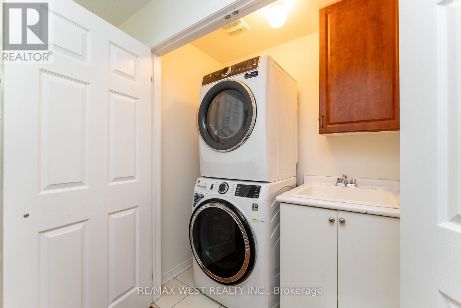 76 YELLOW AVENS BOULEVARD - 33