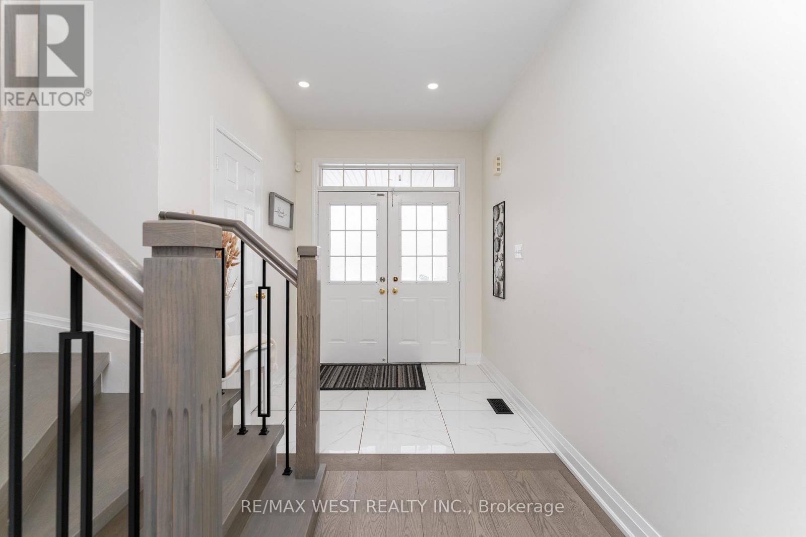 76 YELLOW AVENS BOULEVARD - Photo 4 of 41, Brampton (Sandringham-Wellington), Ontario