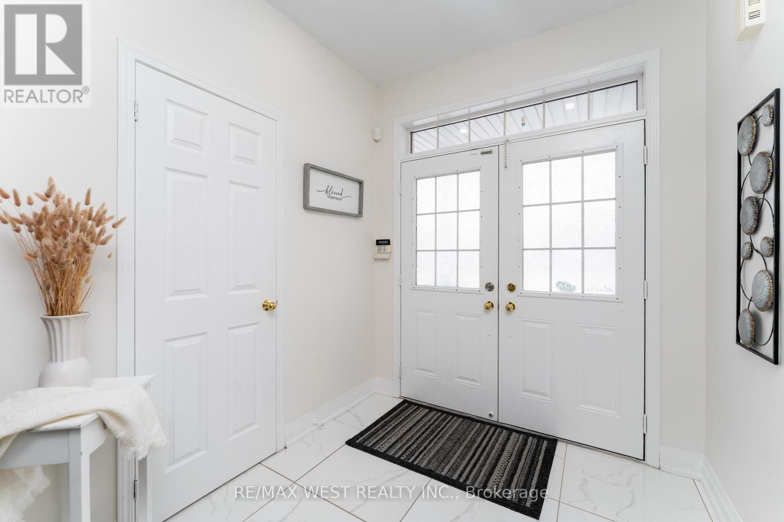 76 YELLOW AVENS BOULEVARD - 5