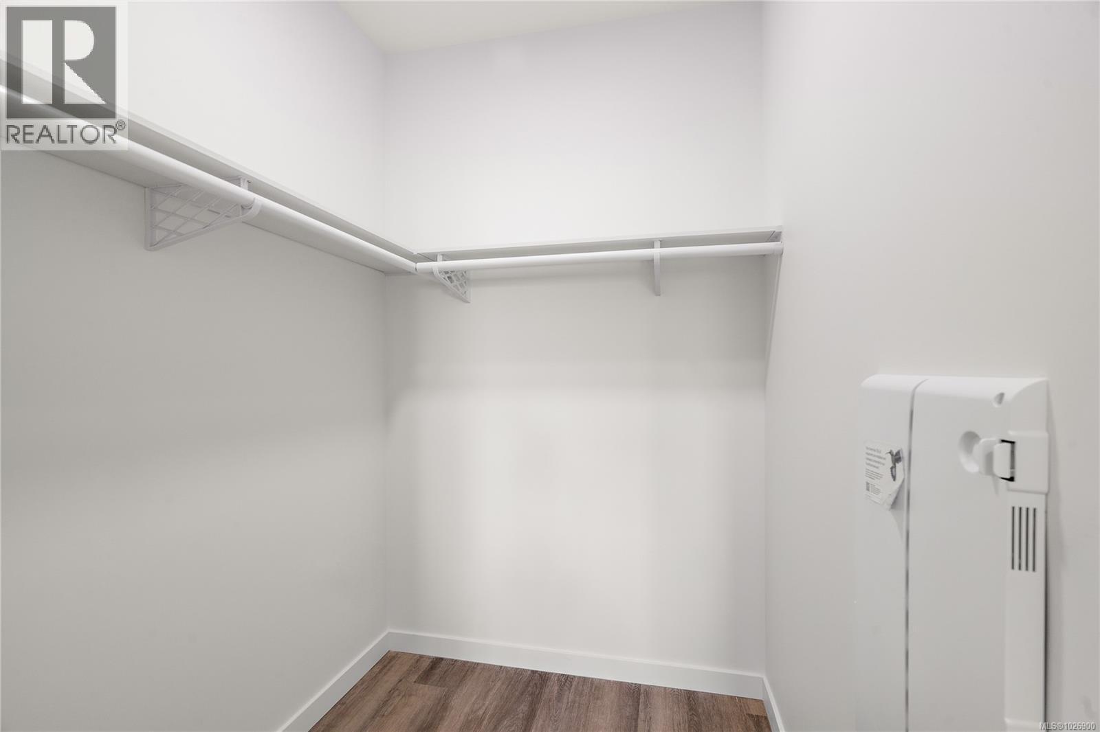 302 1102 Esquimalt Road, Esquimalt