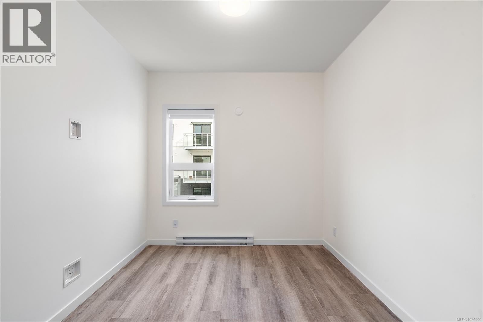 302 1102 Esquimalt Road, Esquimalt