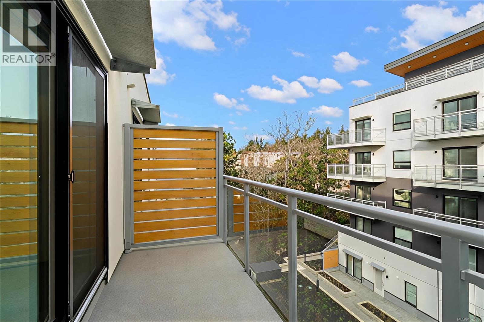 302 1102 Esquimalt Road, Esquimalt